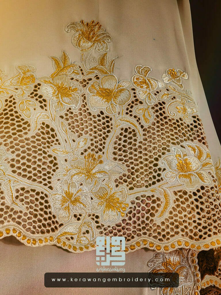 Kurung Nikah Sulam Motif Bunga Lily 03