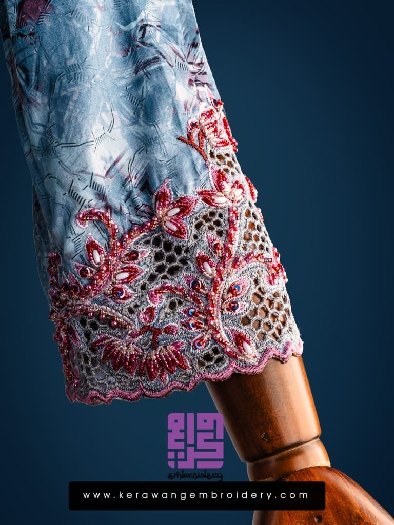 Tempahan Sulam Kurung Kedah Moden Motif Bunga Senduduk