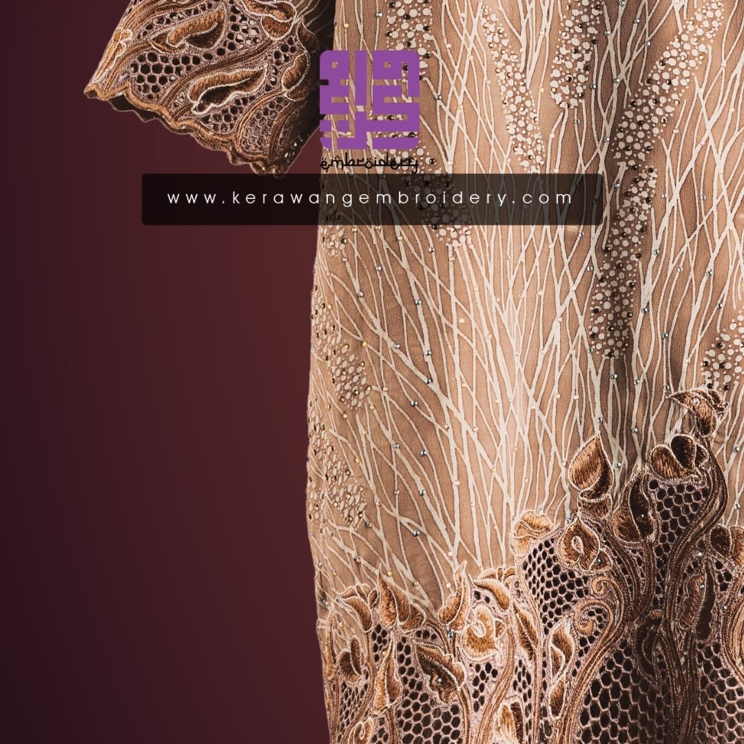 Pesona Baju Kurung Moden Bersulam Bunga Lily Dengan Kerawang Lebah