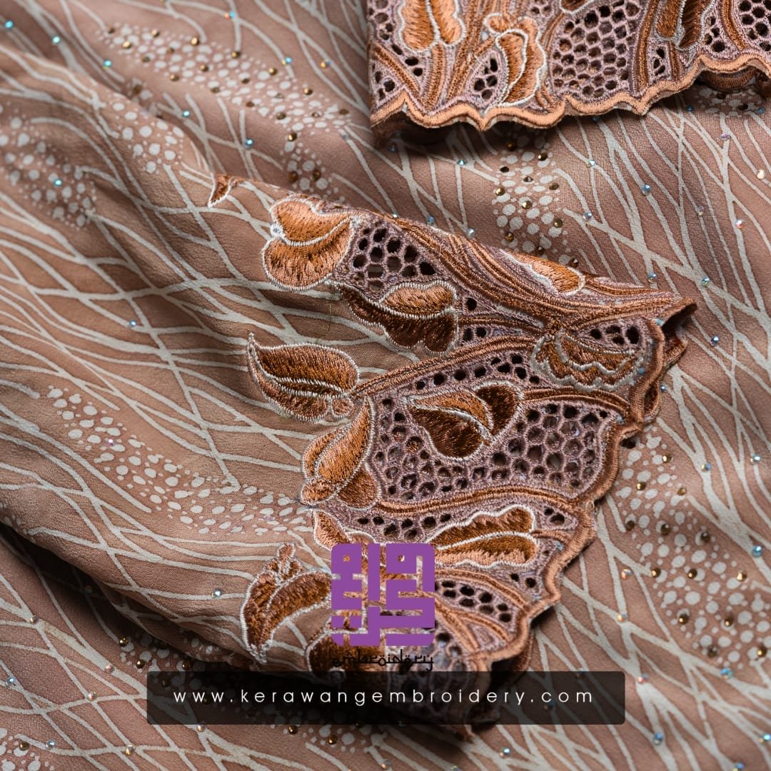 Pesona Baju Kurung Moden Bersulam Bunga Lily Dengan Kerawang Lebah