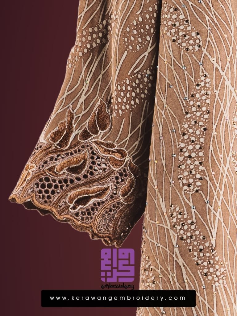 Pesona Baju Kurung Moden Bersulam Bunga Lily Dengan Kerawang Lebah