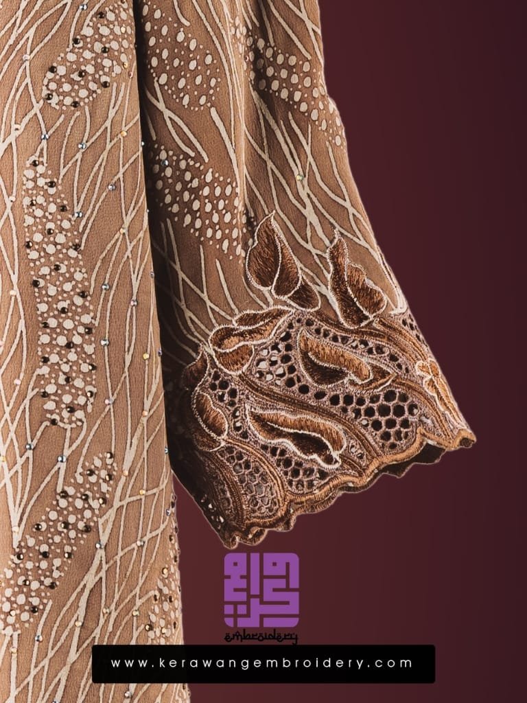 Pesona Baju Kurung Moden Bersulam Bunga Lily Dengan Kerawang Lebah