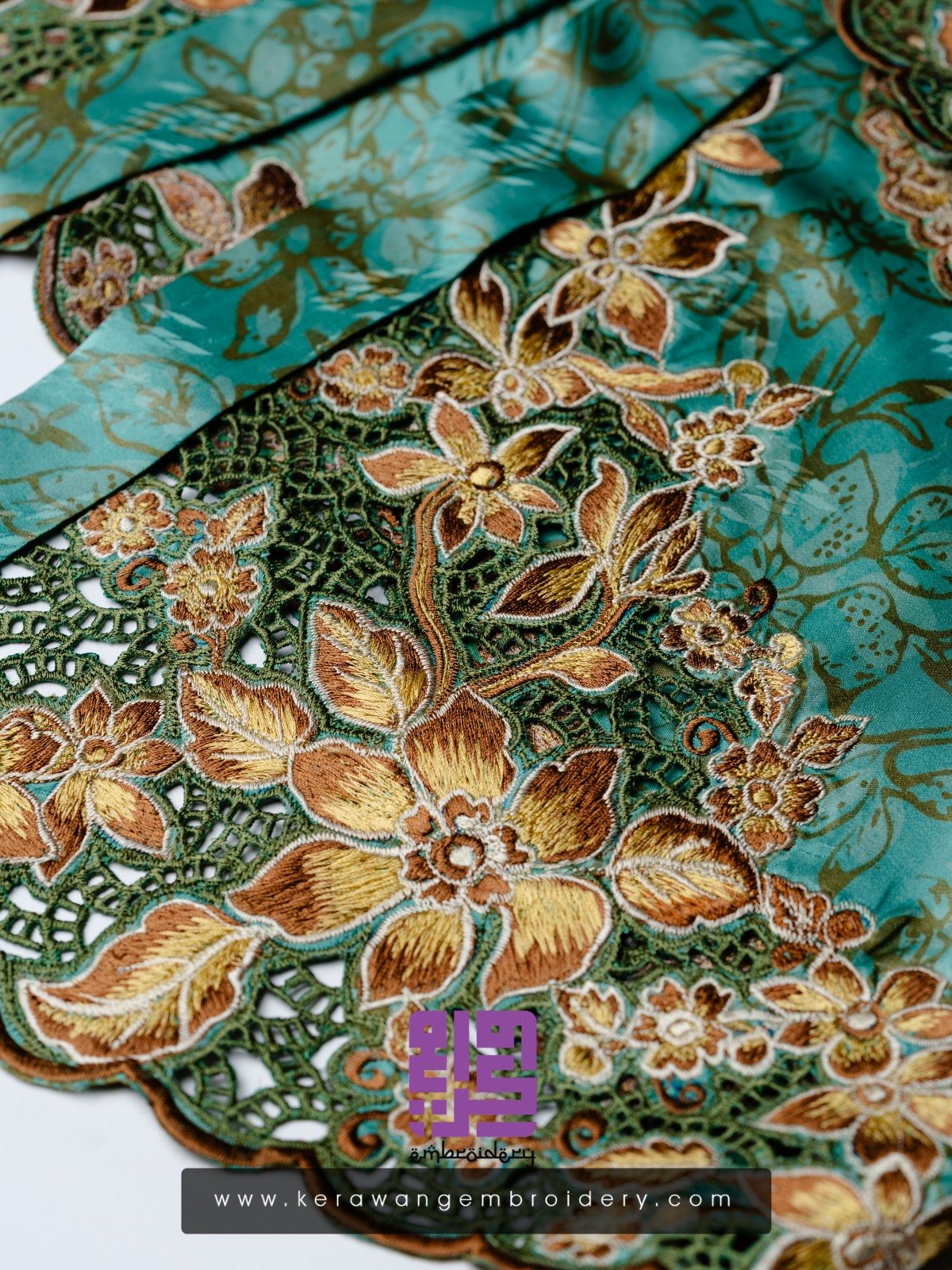 Kebaya Tradisi Motif Flora Royal Poinciana-06