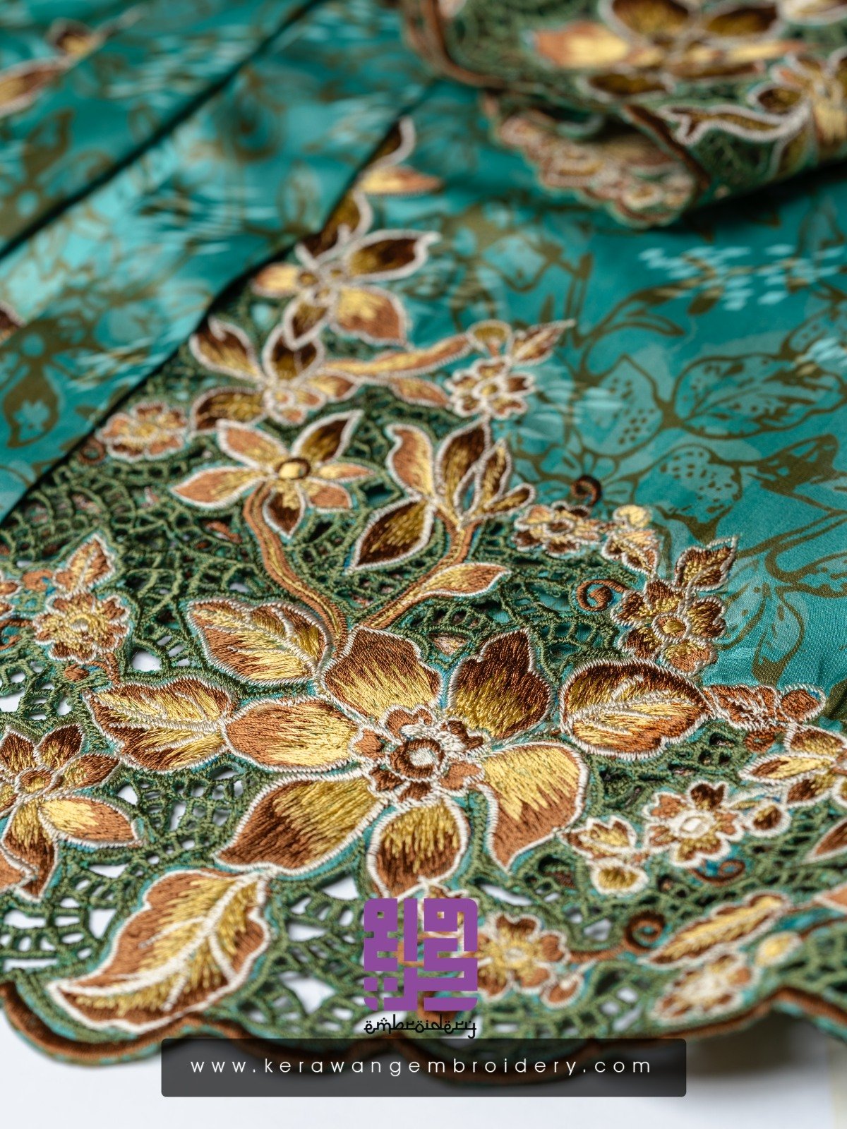 Kebaya Tradisi Motif Flora Royal Poinciana-07