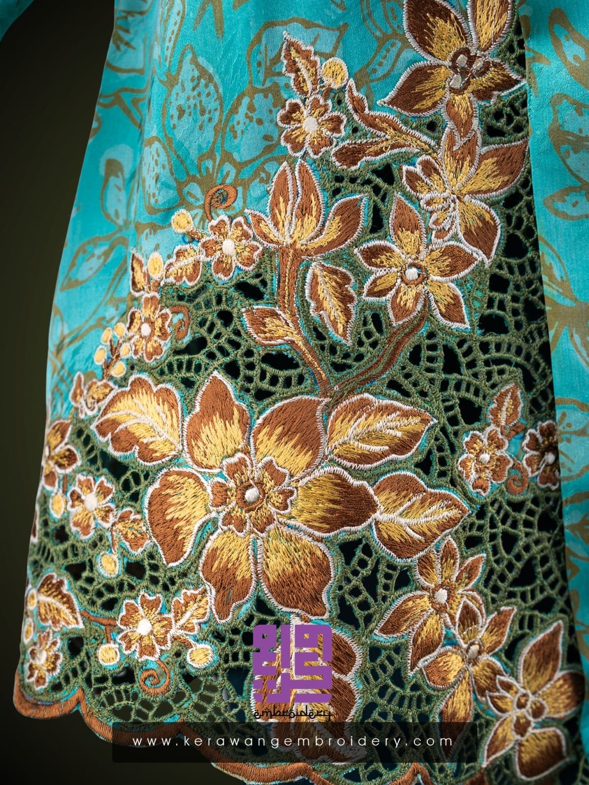 Kebaya Tradisi Motif Flora Royal Poinciana-12