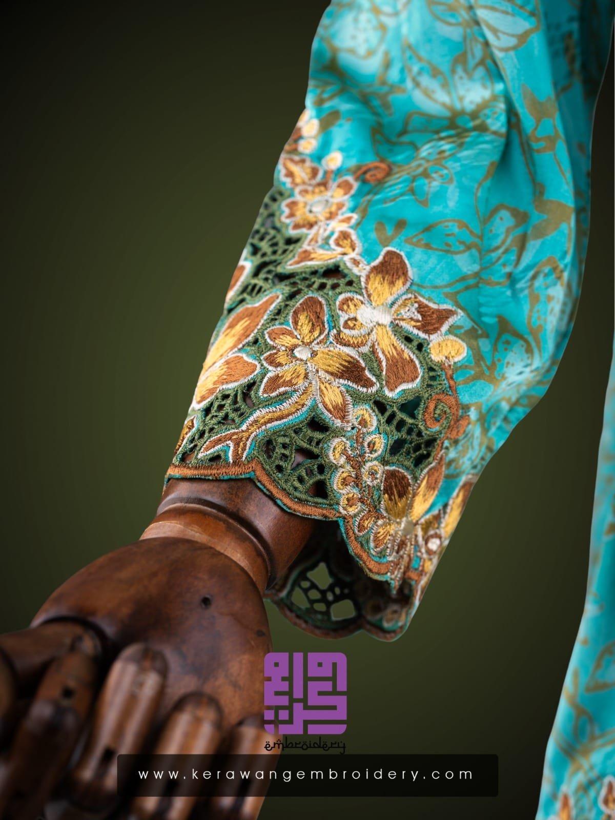 Kebaya Tradisi Motif Flora Royal Poinciana-16