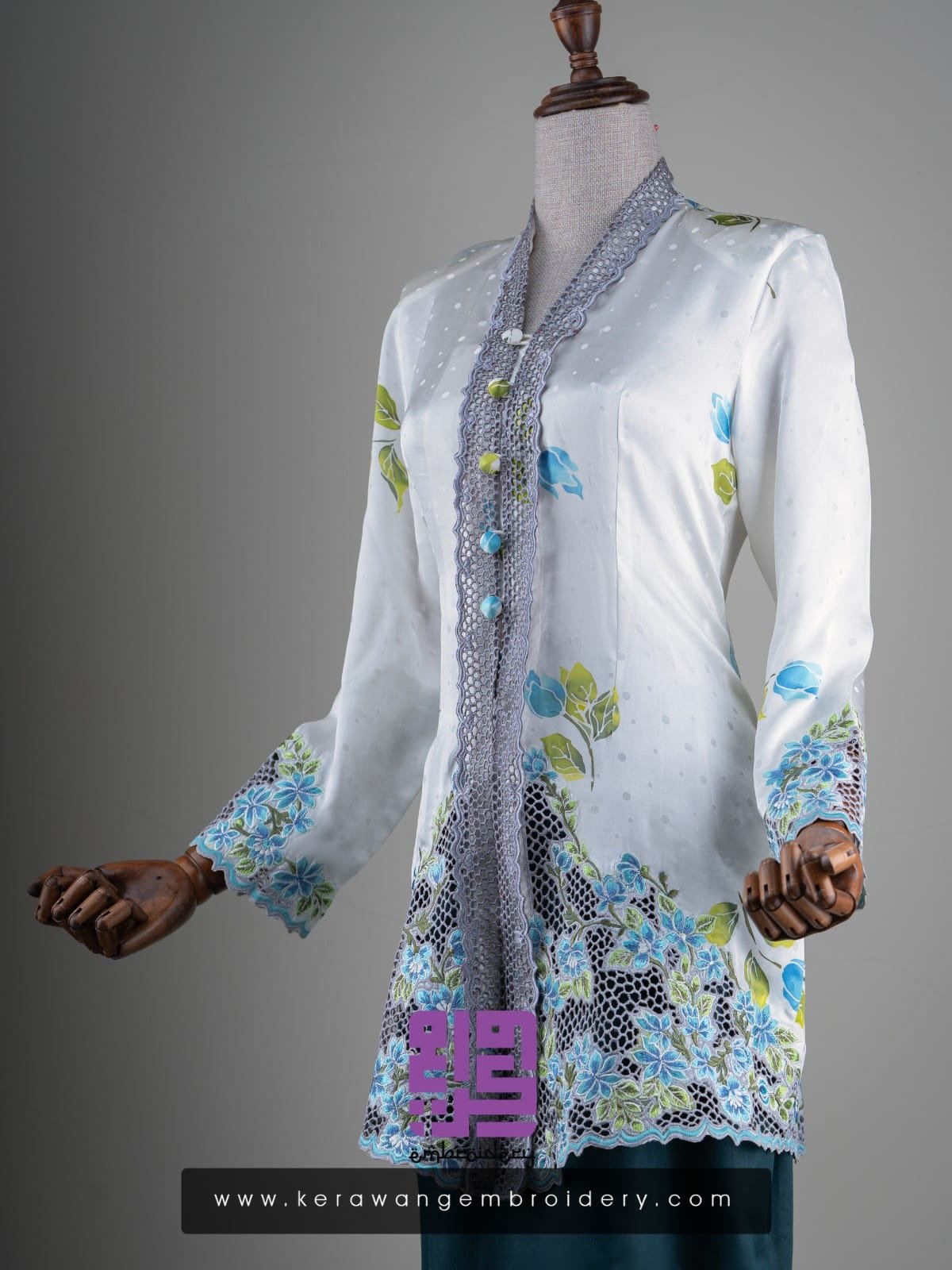 Kebaya Tradisi Motif Magnolia Flower-14