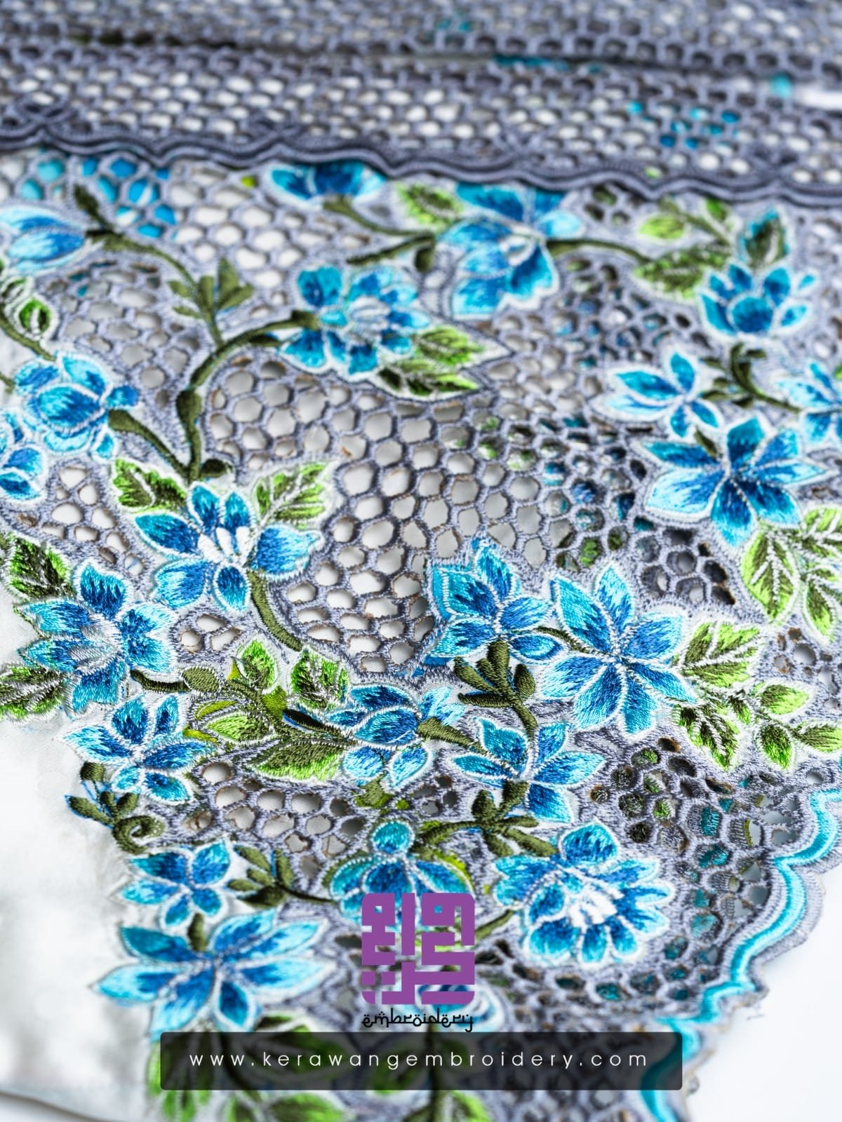 Kebaya Tradisi Motif Magnolia Flower-15